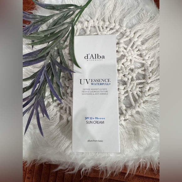 d'Alba Italian White Truffle Waterfull Essence Sunscreen NEW NOT OPENED - Picture 2 of 5